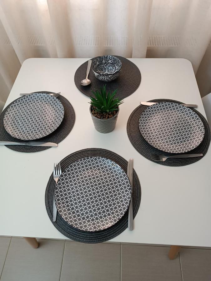 3 Min From Station No2 Private Free Parking Thessalonique