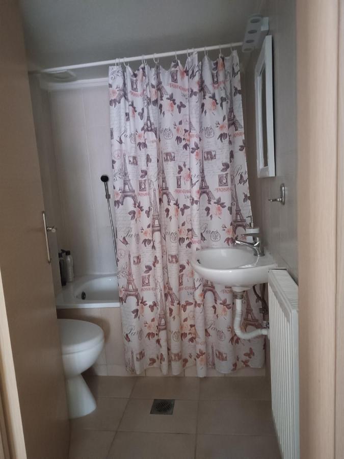 3 Min From Station No2 Private Free Parking Thessalonique